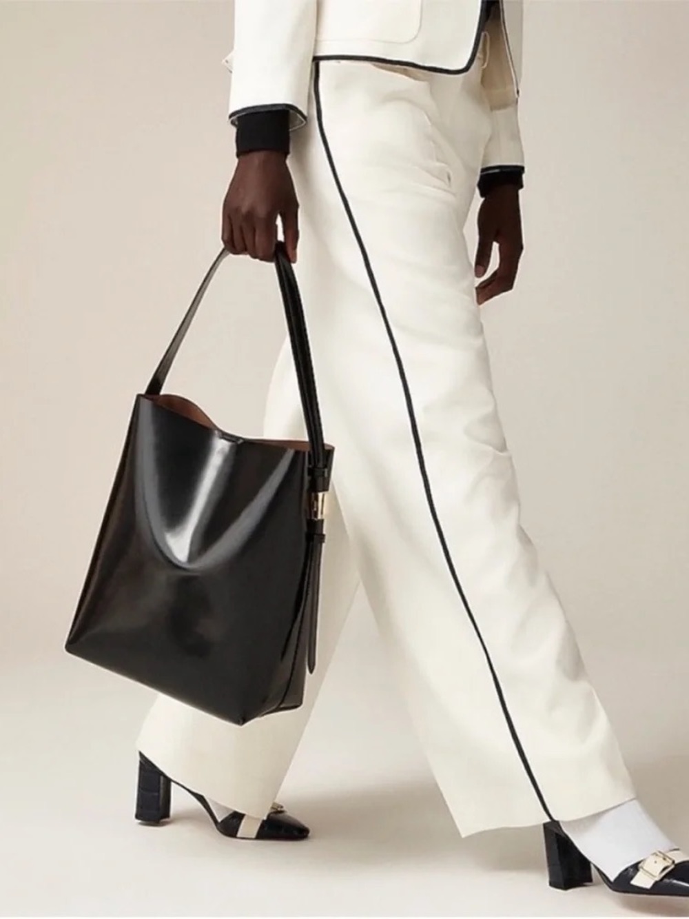 JCrew Edie Bucket Bag in Italian Leather Black Gold $268 MSRP Style CB969